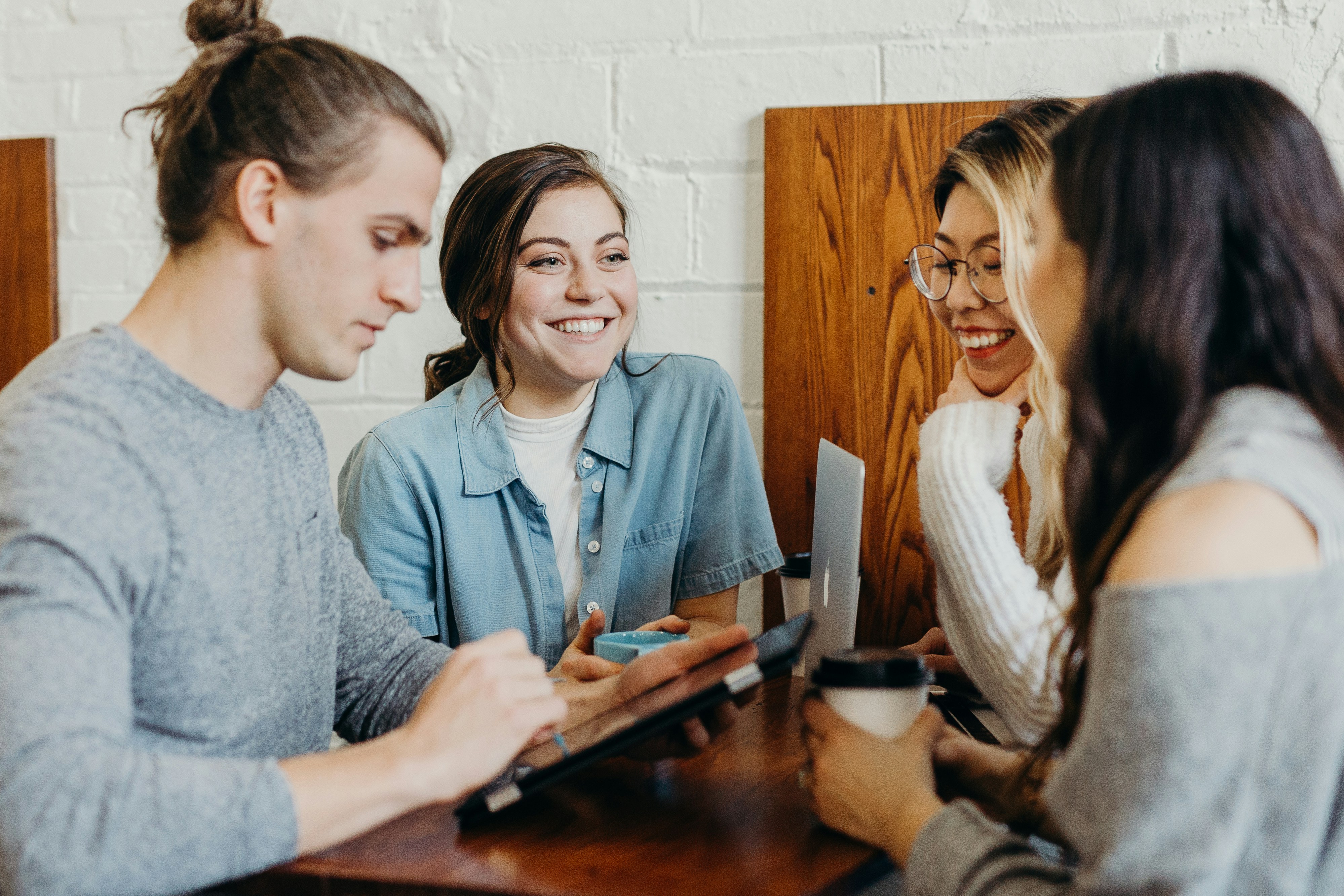 6 Types of People You Should Not Trust
